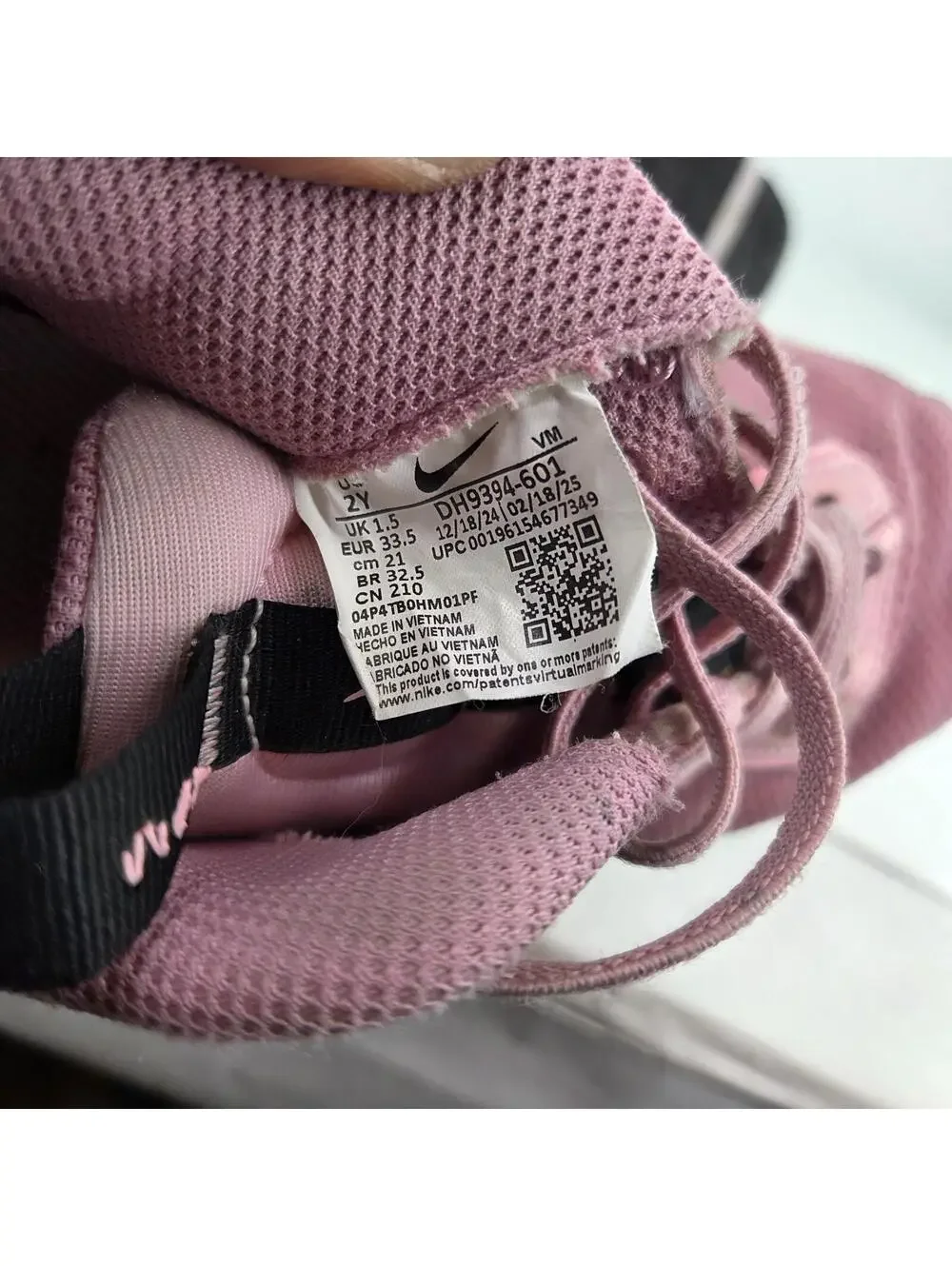 Nike Air Max INTRLK Lite Youth shoes US 2 Kids Pink Sneakers